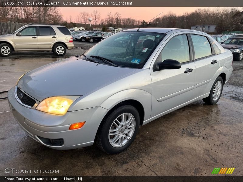 CD Silver Metallic / Dark Flint/Light Flint 2005 Ford Focus ZX4 SE Sedan