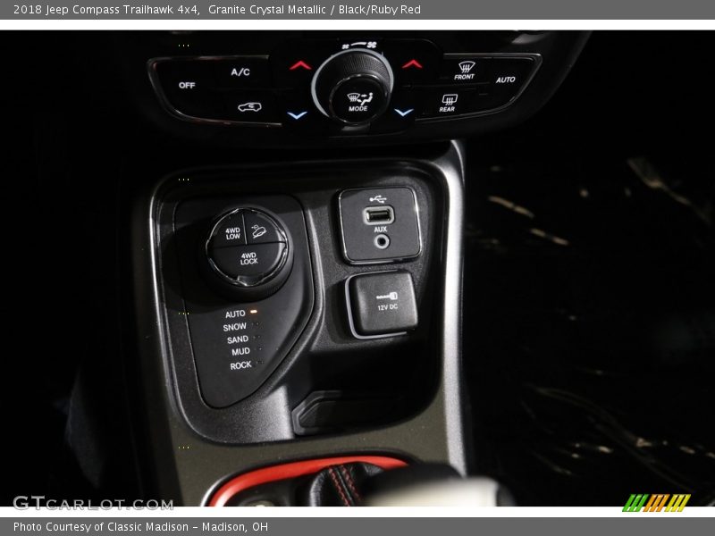 Granite Crystal Metallic / Black/Ruby Red 2018 Jeep Compass Trailhawk 4x4