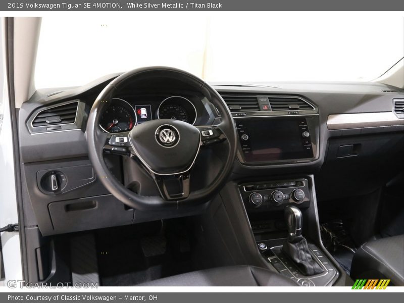 White Silver Metallic / Titan Black 2019 Volkswagen Tiguan SE 4MOTION