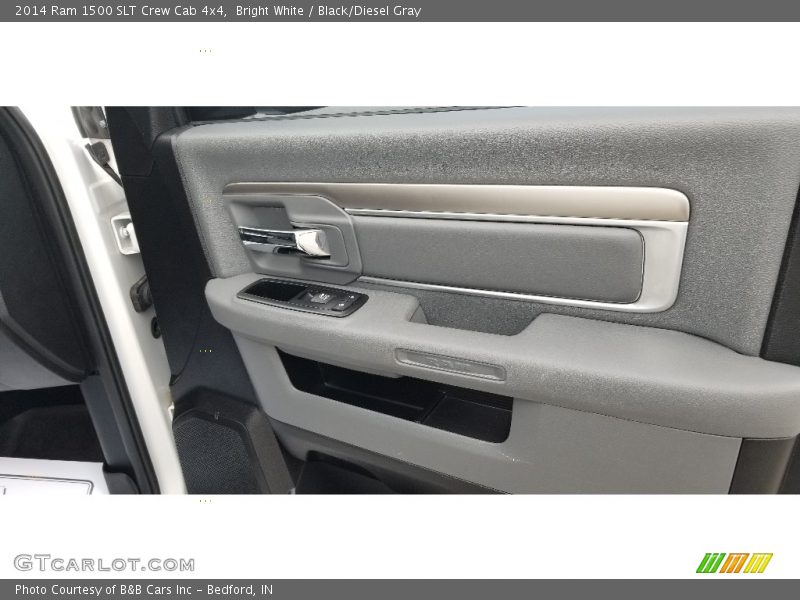 Bright White / Black/Diesel Gray 2014 Ram 1500 SLT Crew Cab 4x4