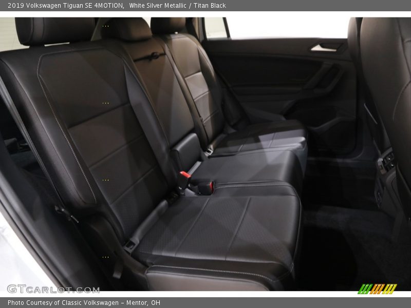 White Silver Metallic / Titan Black 2019 Volkswagen Tiguan SE 4MOTION