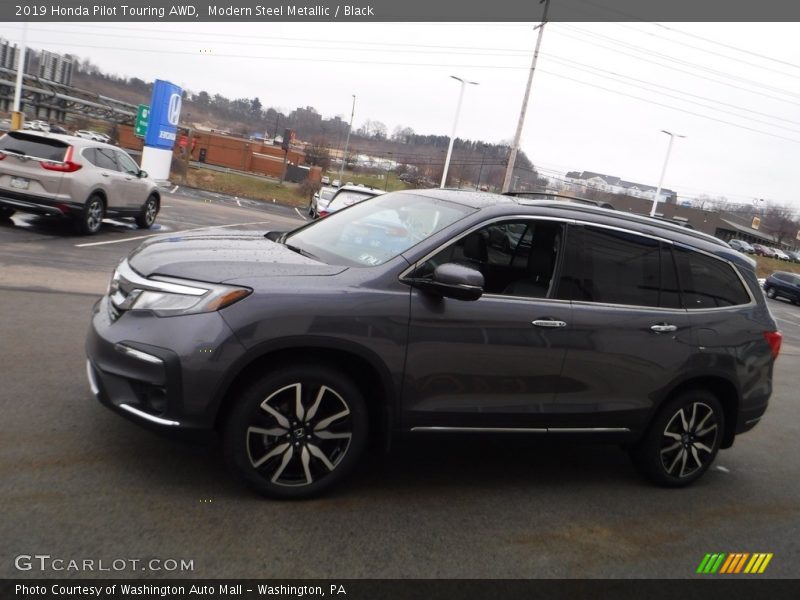 Modern Steel Metallic / Black 2019 Honda Pilot Touring AWD