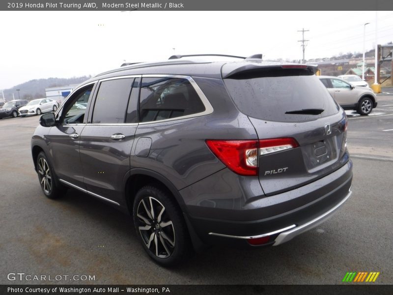 Modern Steel Metallic / Black 2019 Honda Pilot Touring AWD