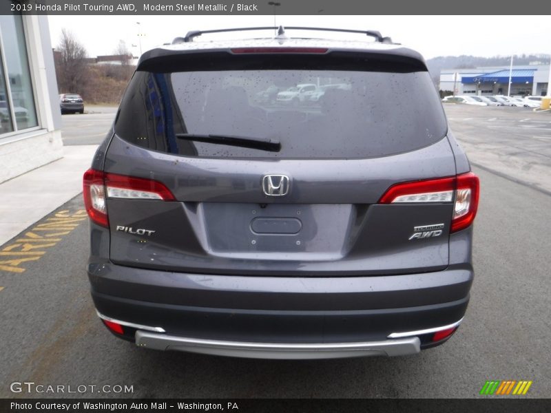 Modern Steel Metallic / Black 2019 Honda Pilot Touring AWD