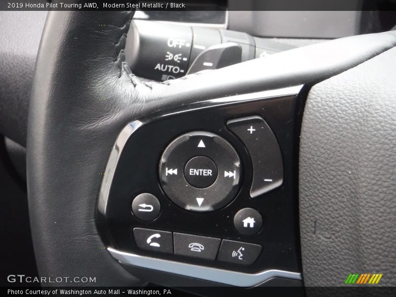 Modern Steel Metallic / Black 2019 Honda Pilot Touring AWD