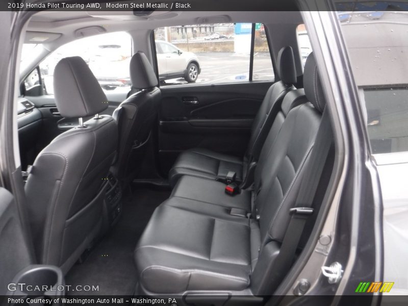 Modern Steel Metallic / Black 2019 Honda Pilot Touring AWD