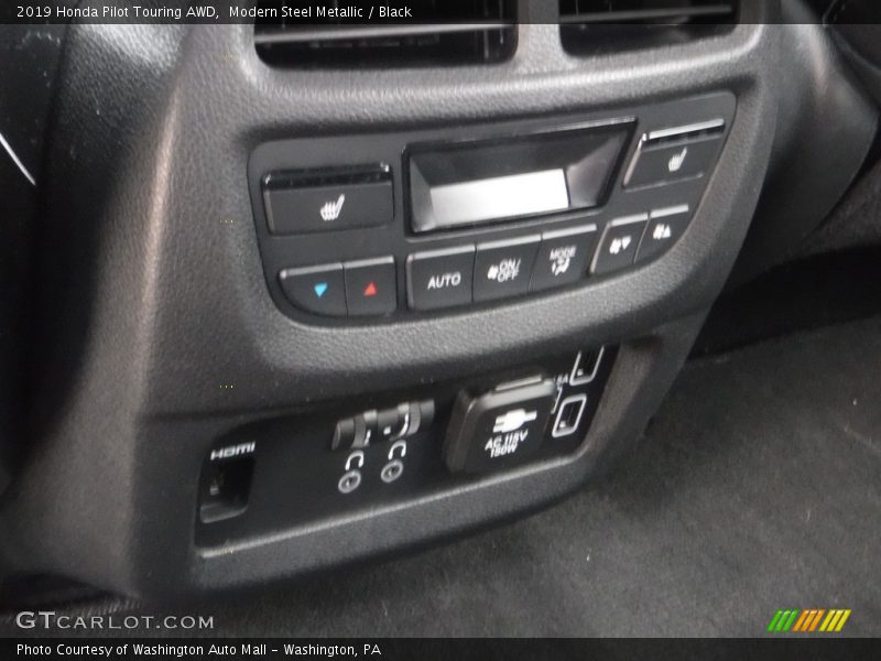 Modern Steel Metallic / Black 2019 Honda Pilot Touring AWD