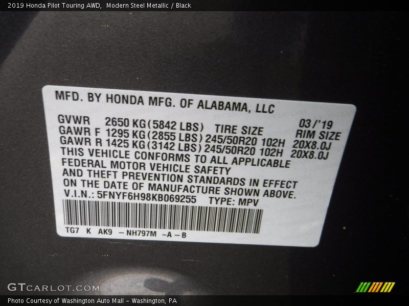 Modern Steel Metallic / Black 2019 Honda Pilot Touring AWD