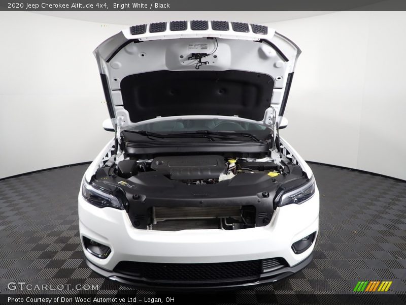 Bright White / Black 2020 Jeep Cherokee Altitude 4x4