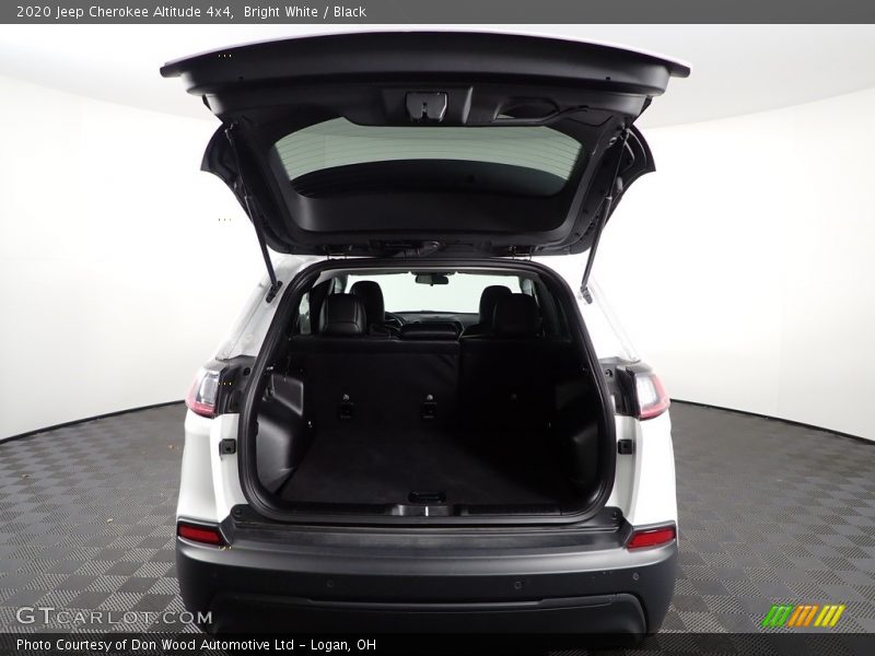 Bright White / Black 2020 Jeep Cherokee Altitude 4x4