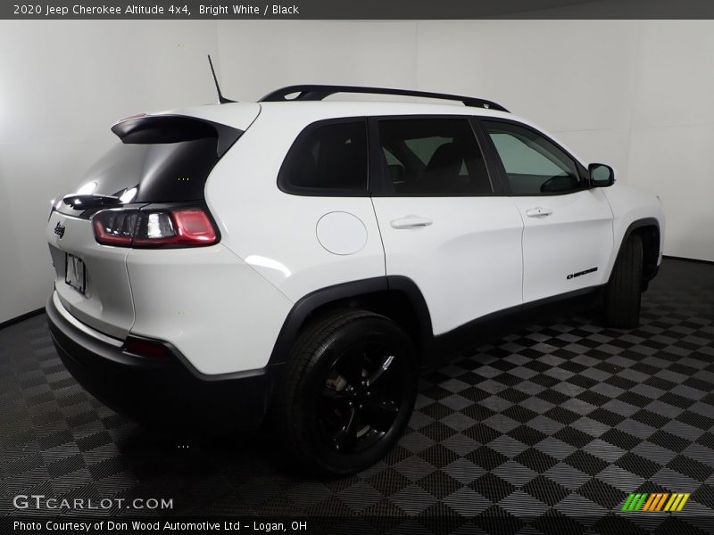 Bright White / Black 2020 Jeep Cherokee Altitude 4x4