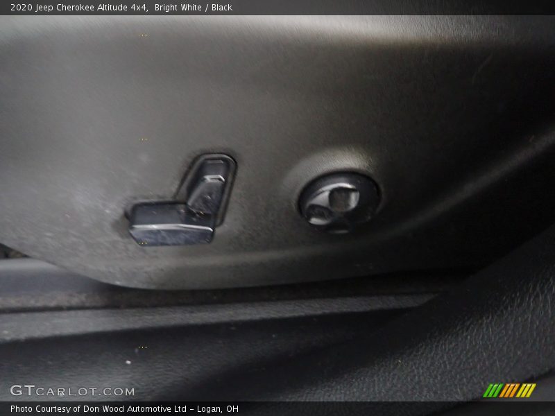 Bright White / Black 2020 Jeep Cherokee Altitude 4x4