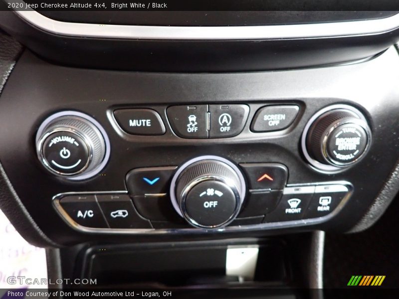 Bright White / Black 2020 Jeep Cherokee Altitude 4x4