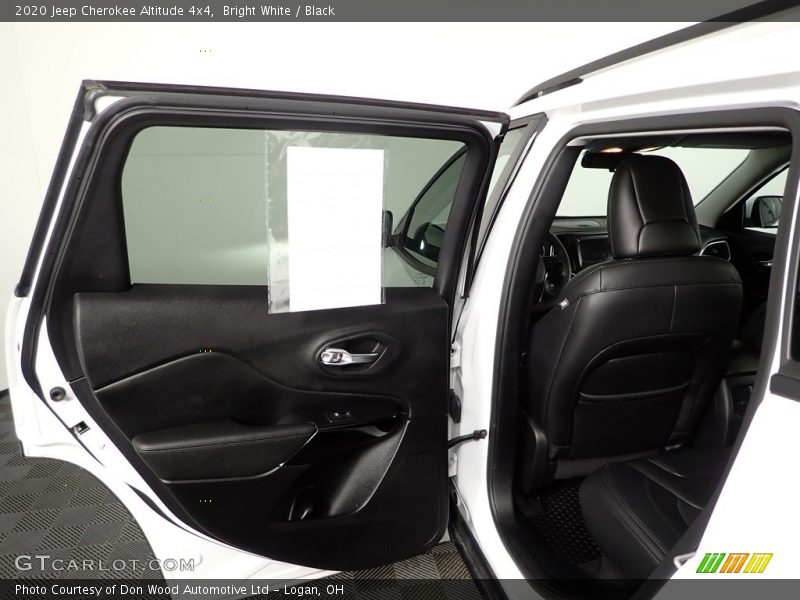 Bright White / Black 2020 Jeep Cherokee Altitude 4x4