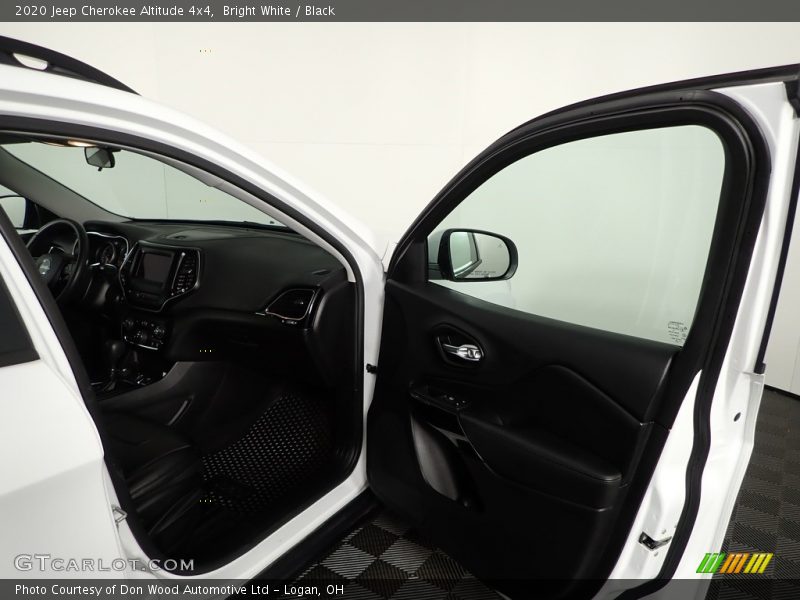 Bright White / Black 2020 Jeep Cherokee Altitude 4x4