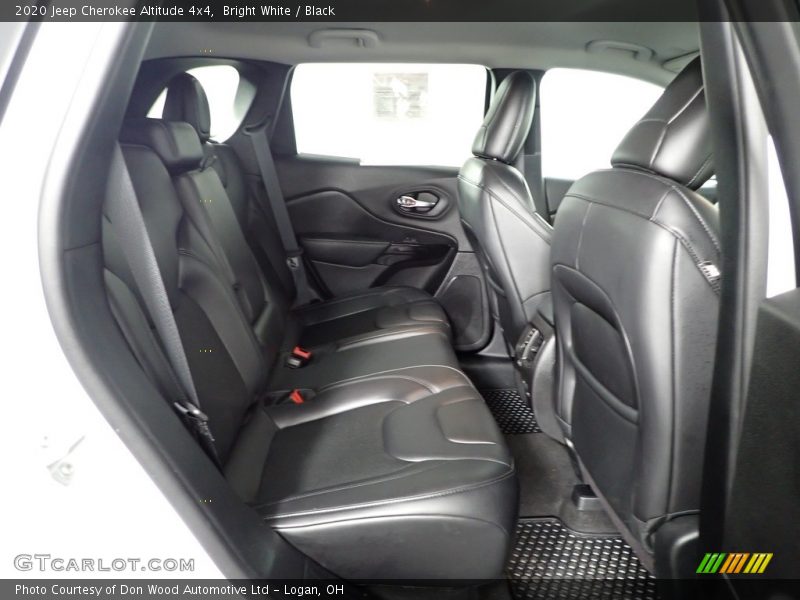 Bright White / Black 2020 Jeep Cherokee Altitude 4x4