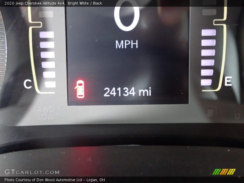 Bright White / Black 2020 Jeep Cherokee Altitude 4x4