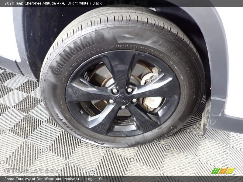 Bright White / Black 2020 Jeep Cherokee Altitude 4x4