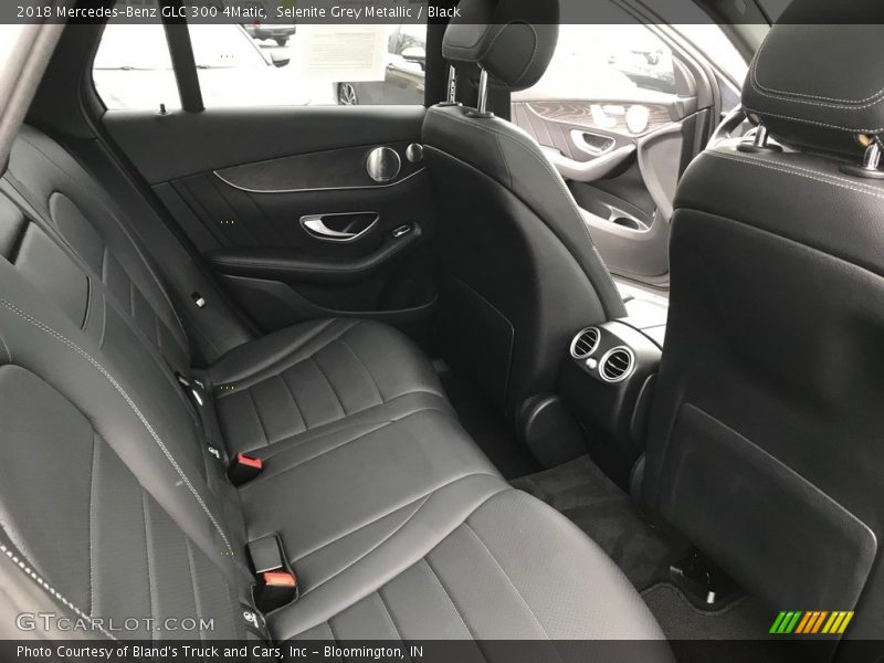 Selenite Grey Metallic / Black 2018 Mercedes-Benz GLC 300 4Matic