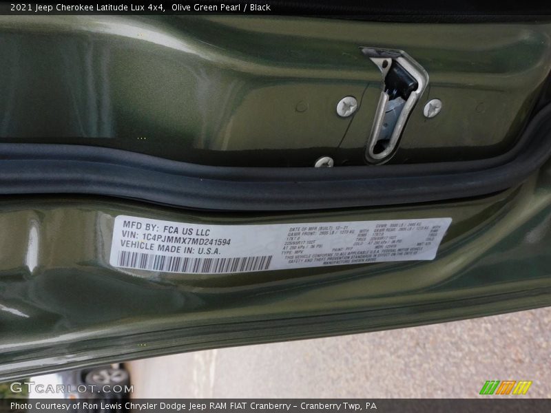 Olive Green Pearl / Black 2021 Jeep Cherokee Latitude Lux 4x4