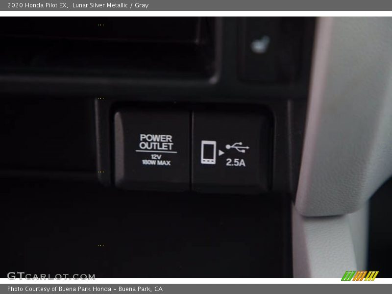 Lunar Silver Metallic / Gray 2020 Honda Pilot EX