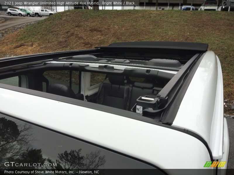 Sunroof of 2021 Wrangler Unlimited High Altitude 4xe Hybrid