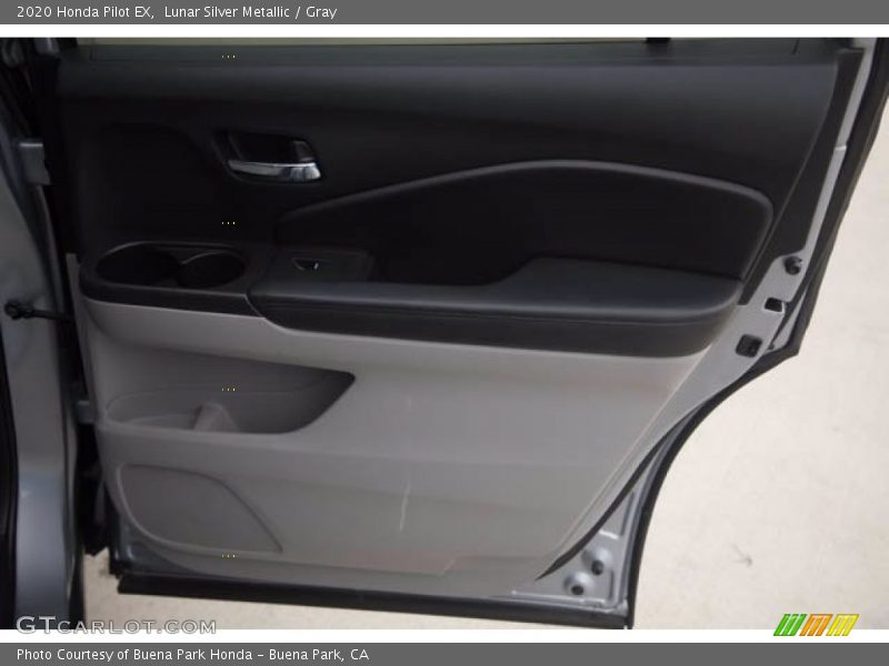 Lunar Silver Metallic / Gray 2020 Honda Pilot EX