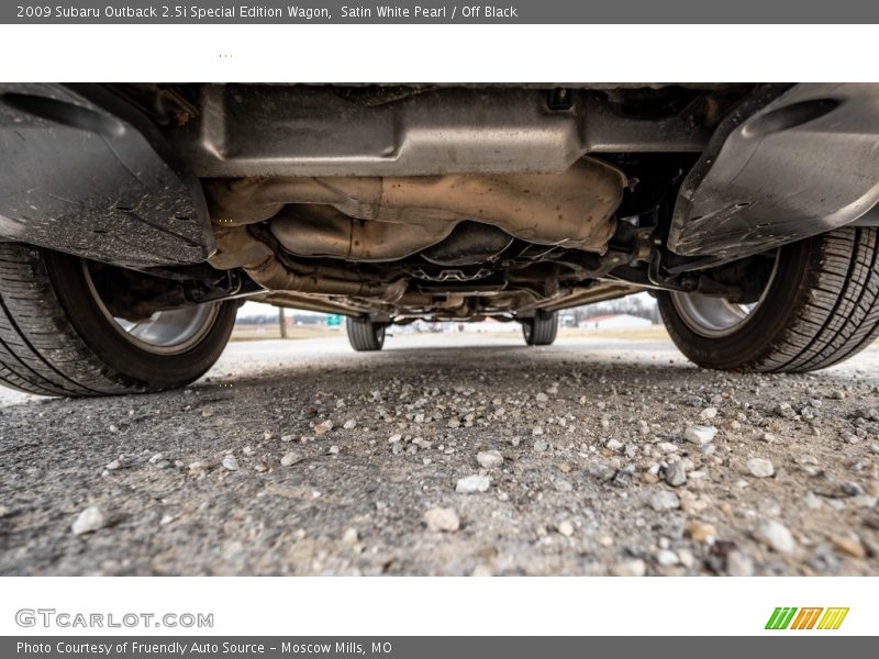 Satin White Pearl / Off Black 2009 Subaru Outback 2.5i Special Edition Wagon