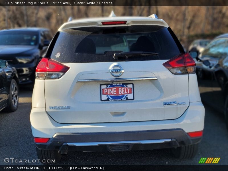 Glacier White / Charcoal 2019 Nissan Rogue Special Edition AWD