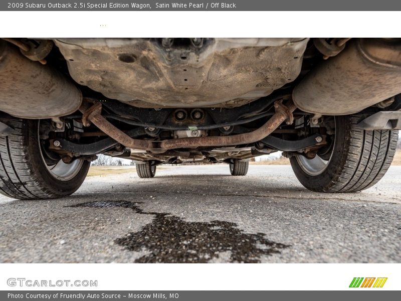 Satin White Pearl / Off Black 2009 Subaru Outback 2.5i Special Edition Wagon