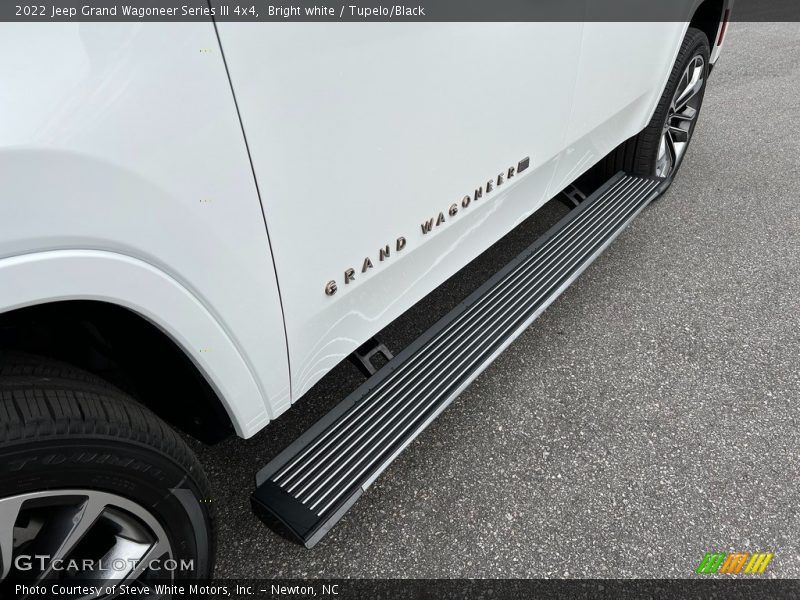 Bright white / Tupelo/Black 2022 Jeep Grand Wagoneer Series III 4x4