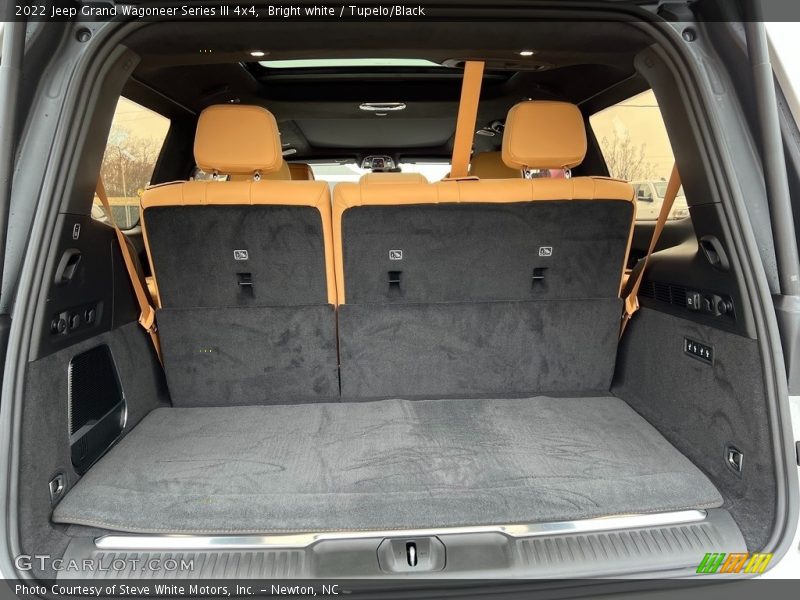  2022 Grand Wagoneer Series III 4x4 Trunk