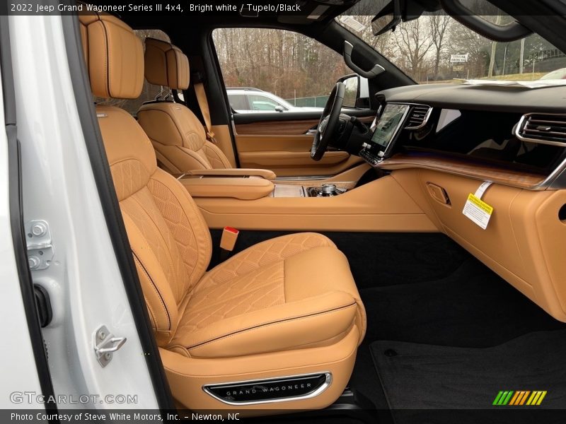 Front Seat of 2022 Grand Wagoneer Series III 4x4