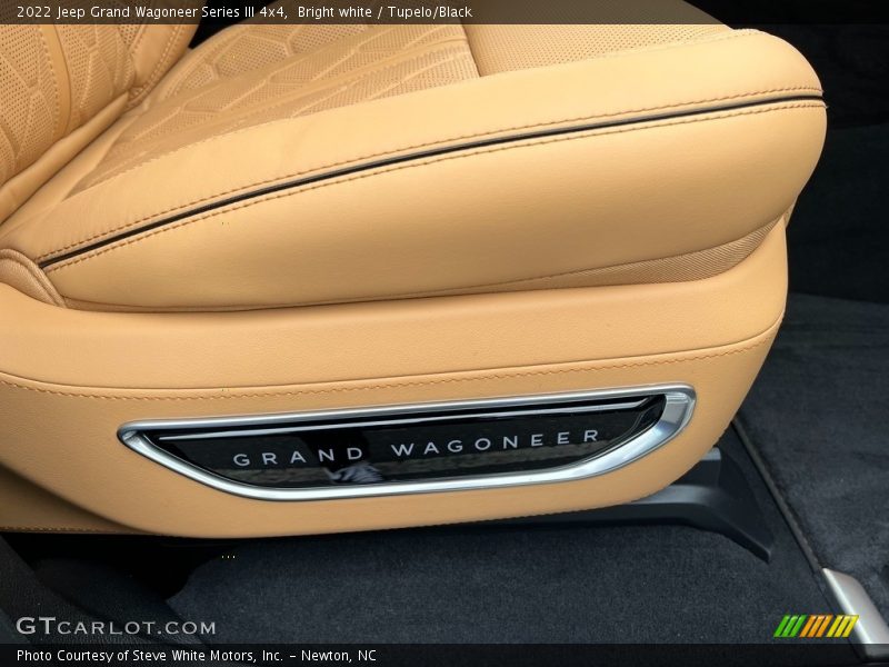 Front Seat of 2022 Grand Wagoneer Series III 4x4