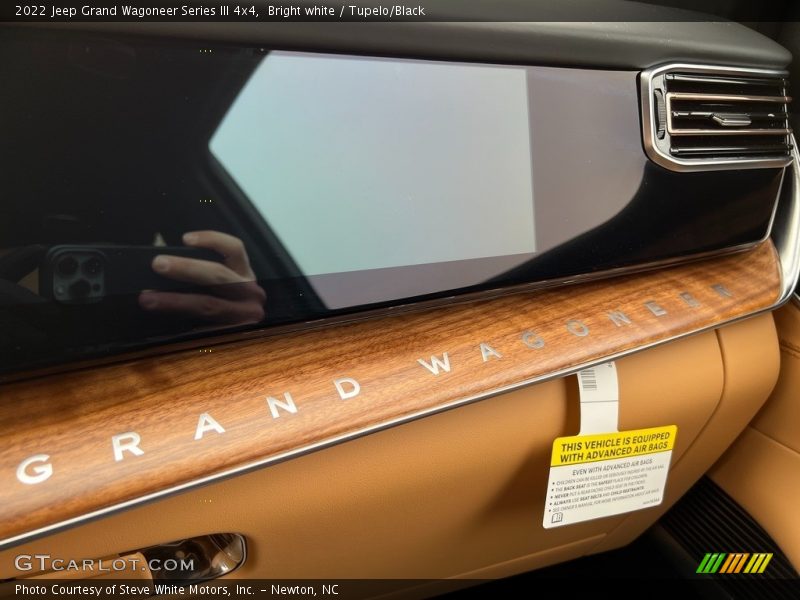 Bright white / Tupelo/Black 2022 Jeep Grand Wagoneer Series III 4x4