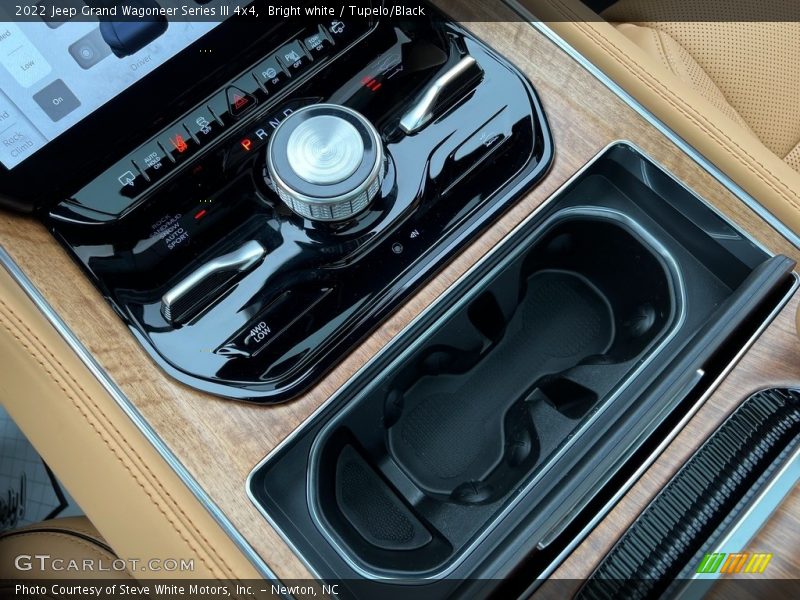  2022 Grand Wagoneer Series III 4x4 8 Speed Automatic Shifter