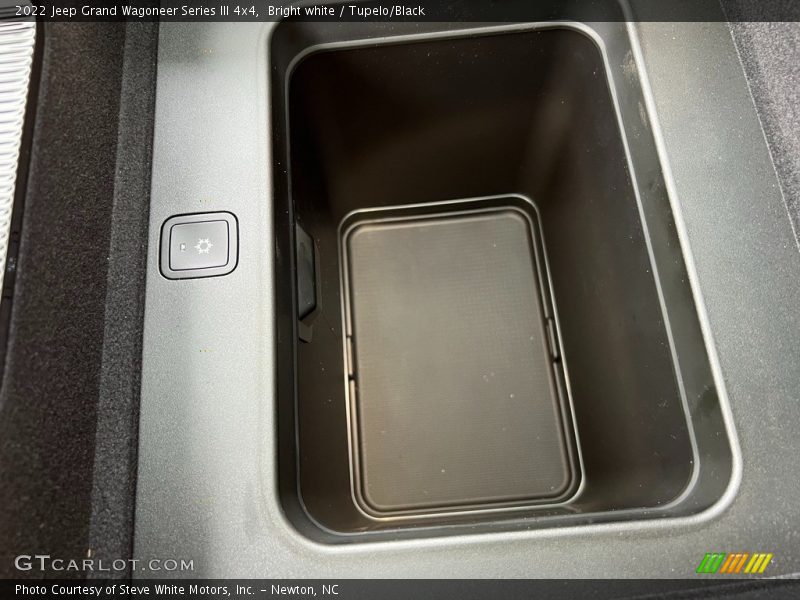 Bright white / Tupelo/Black 2022 Jeep Grand Wagoneer Series III 4x4