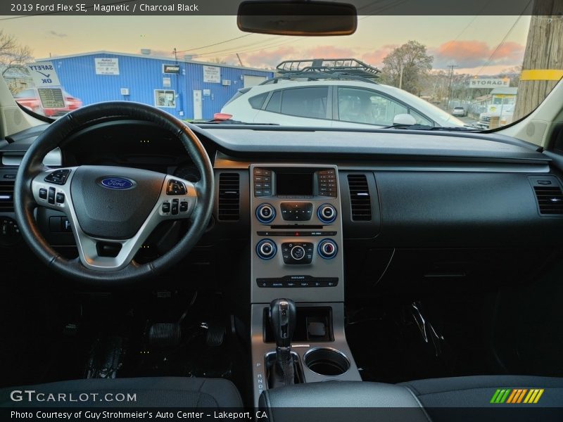 Magnetic / Charcoal Black 2019 Ford Flex SE