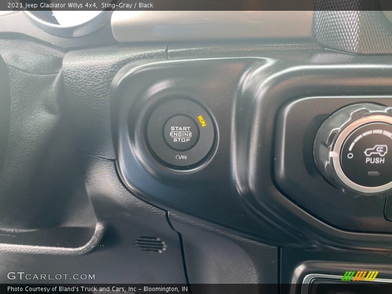 Sting-Gray / Black 2021 Jeep Gladiator Willys 4x4