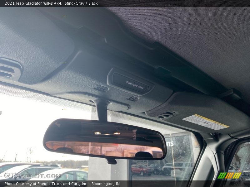 Sting-Gray / Black 2021 Jeep Gladiator Willys 4x4