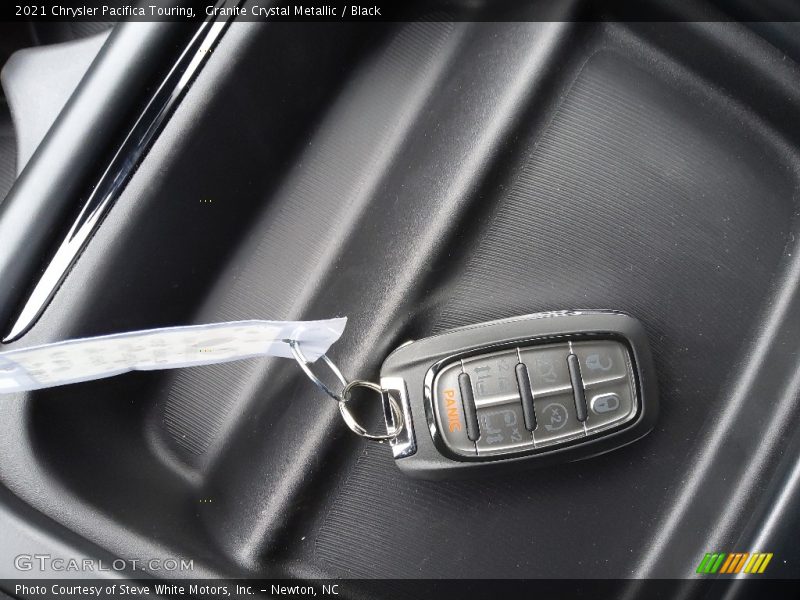 Granite Crystal Metallic / Black 2021 Chrysler Pacifica Touring