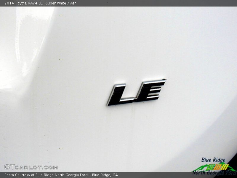Super White / Ash 2014 Toyota RAV4 LE