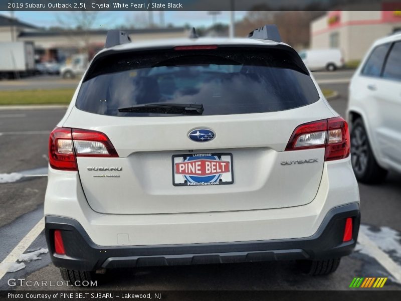 Crystal White Pearl / Slate Black 2019 Subaru Outback 2.5i