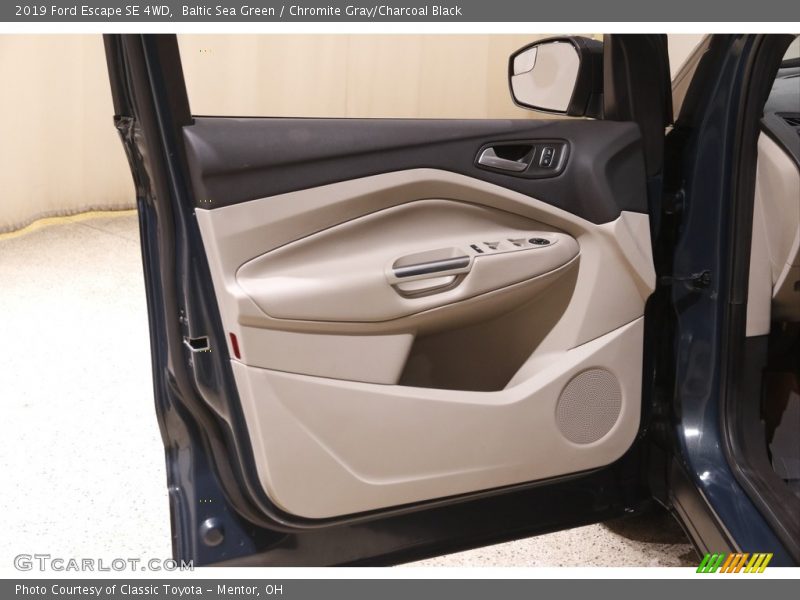 Baltic Sea Green / Chromite Gray/Charcoal Black 2019 Ford Escape SE 4WD