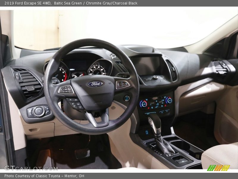 Baltic Sea Green / Chromite Gray/Charcoal Black 2019 Ford Escape SE 4WD