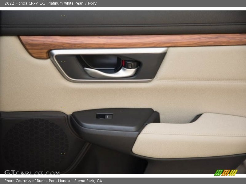 Platinum White Pearl / Ivory 2022 Honda CR-V EX