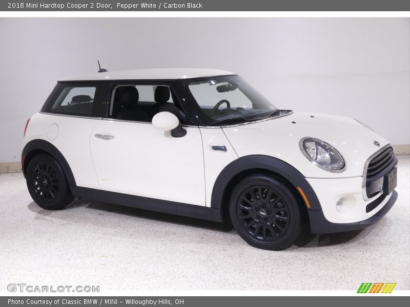 Pepper White / Carbon Black 2018 Mini Hardtop Cooper 2 Door