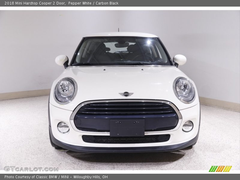 Pepper White / Carbon Black 2018 Mini Hardtop Cooper 2 Door