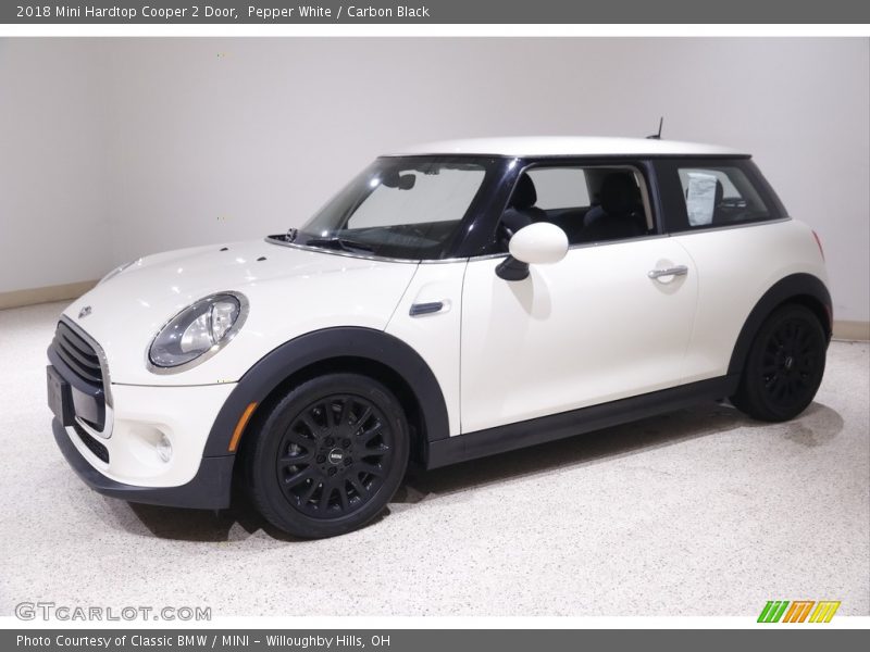 Pepper White / Carbon Black 2018 Mini Hardtop Cooper 2 Door