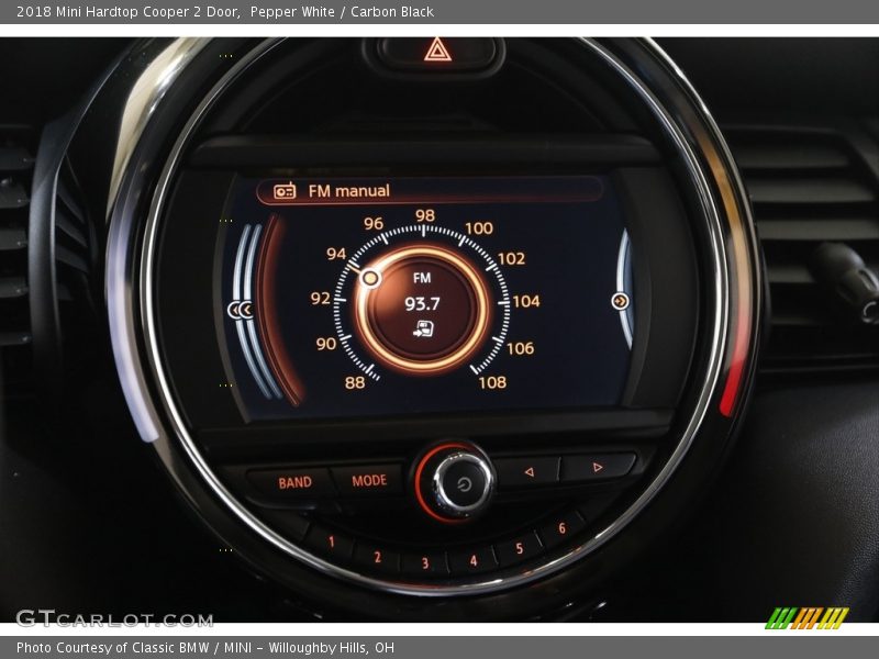 Pepper White / Carbon Black 2018 Mini Hardtop Cooper 2 Door